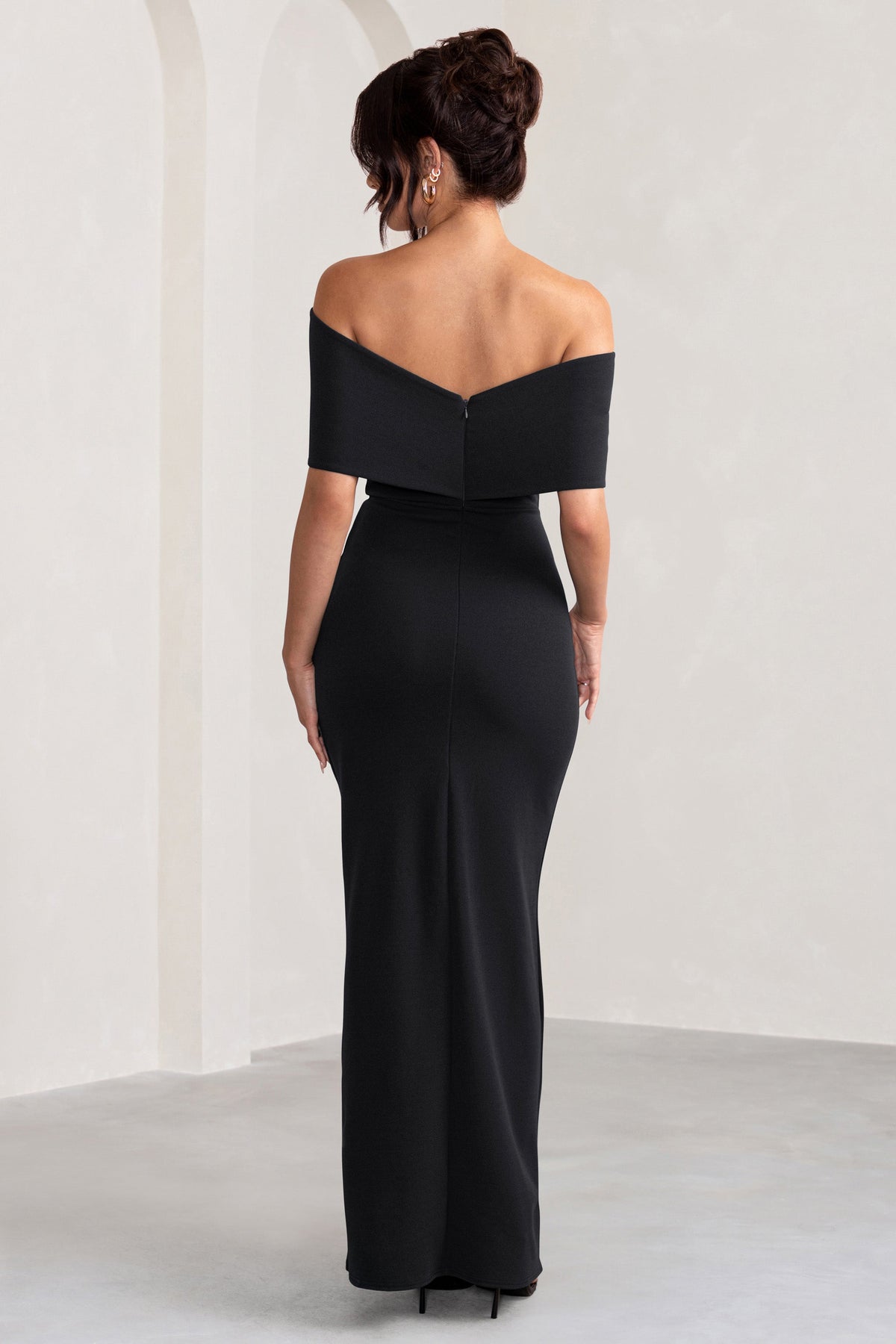 Eva | Robe longue noire bardot avec nœud et fente aux cuisses