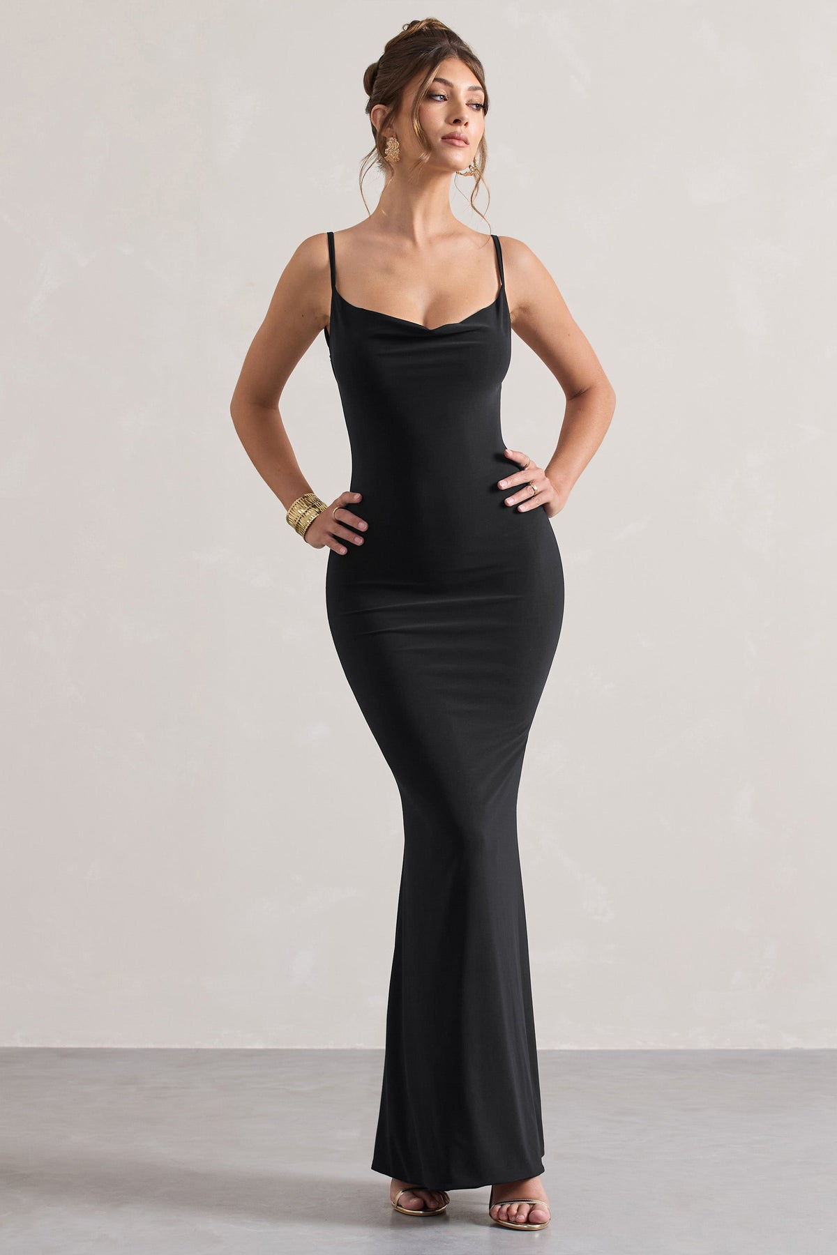Francoise | Robe longue noire à col bénitier et dos nu avec dentelle
