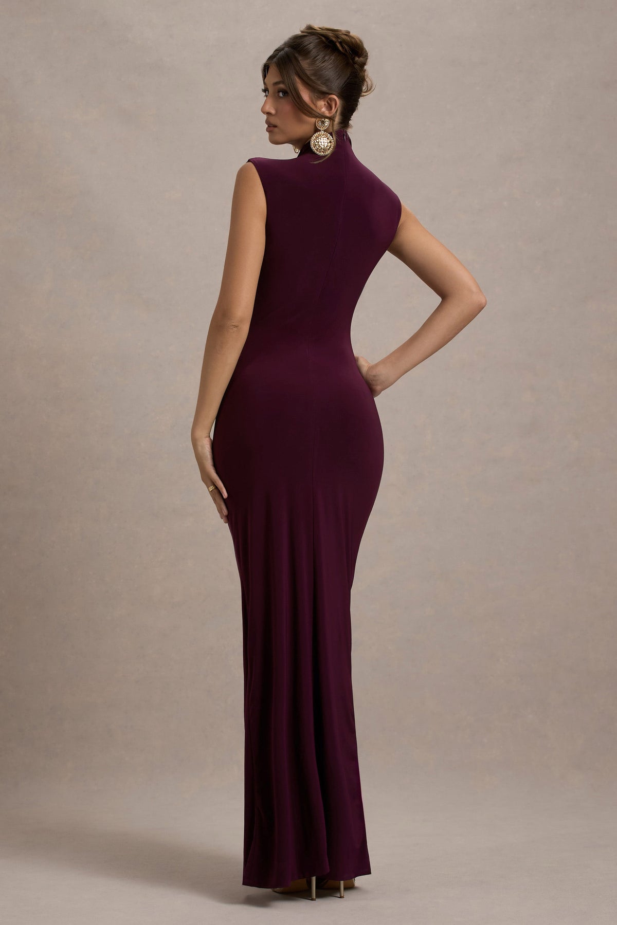 Lanetta | Robe longue violette à encolure haute froncée avec fente