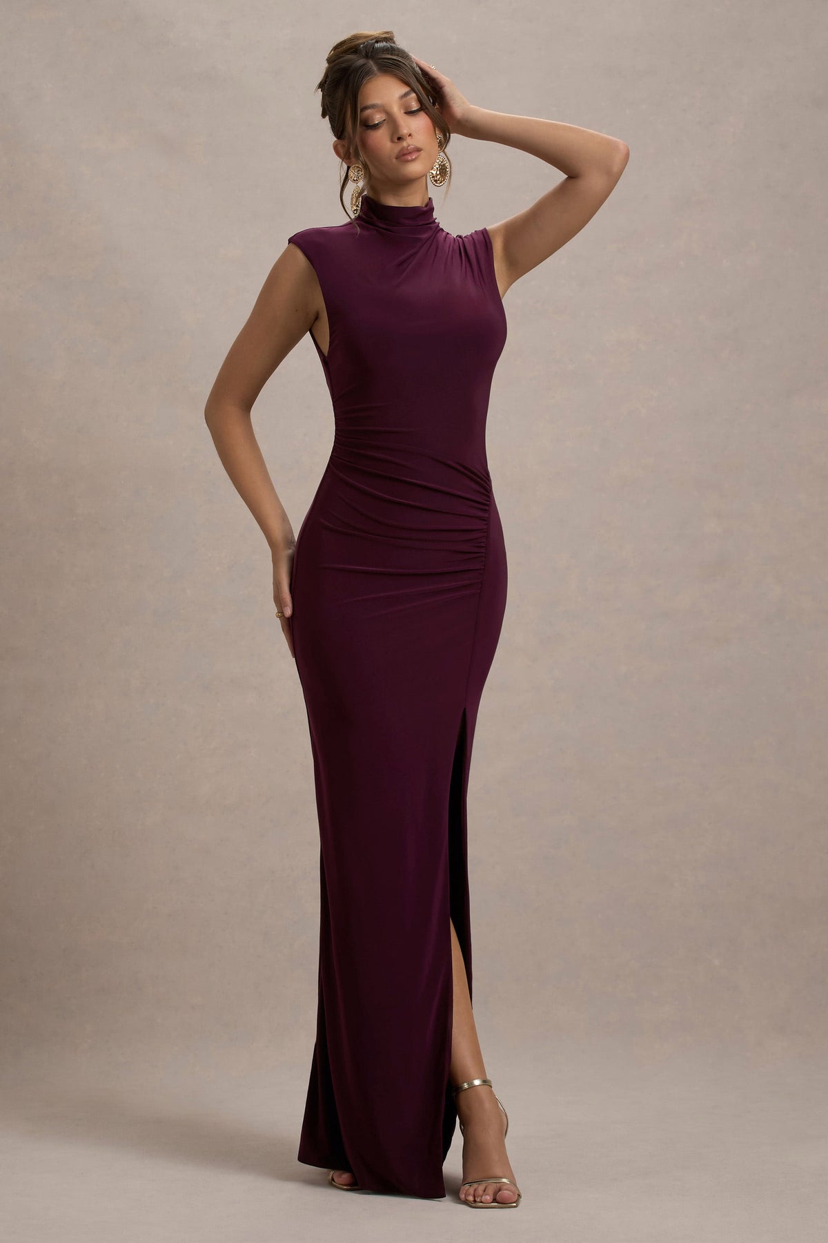 Lanetta | Robe longue violette à encolure haute froncée avec fente