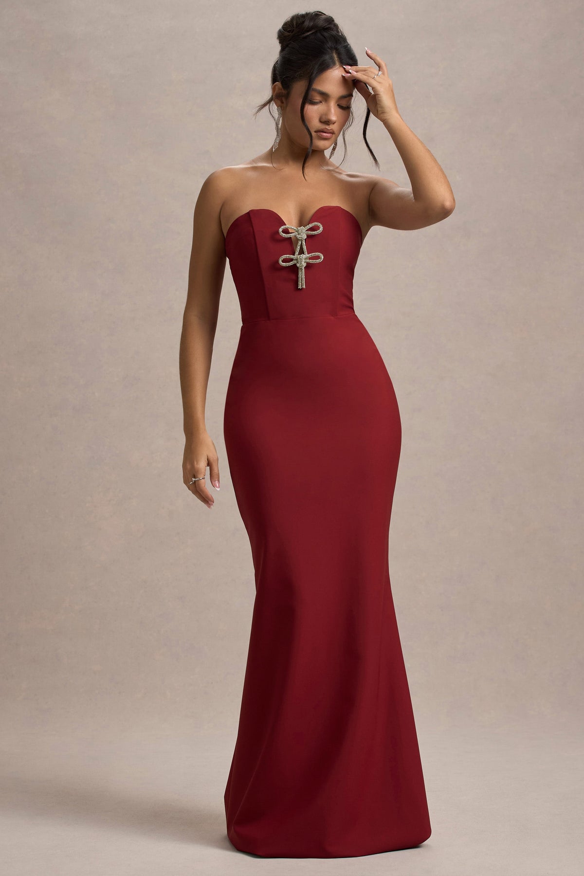 Molly | Robe longue rouge baie sans bretelles à encolure cœur