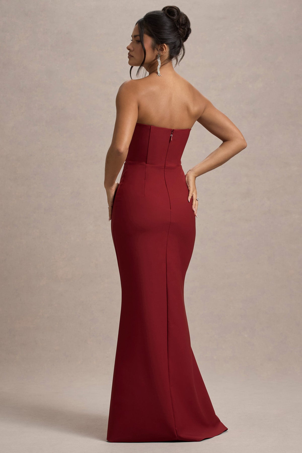 Molly | Robe longue rouge baie sans bretelles à encolure cœur