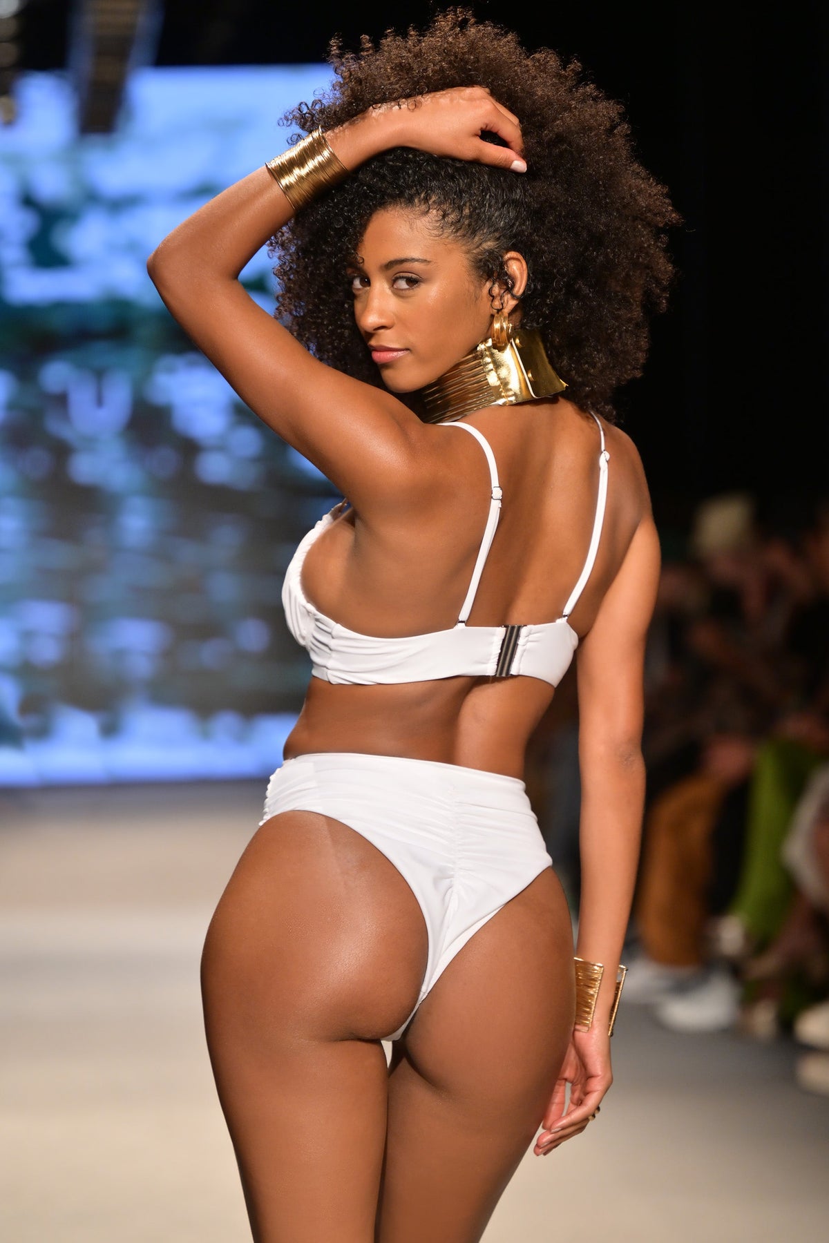 High Tide | Bas de bikini blanc taille haute torsadé sur le devant