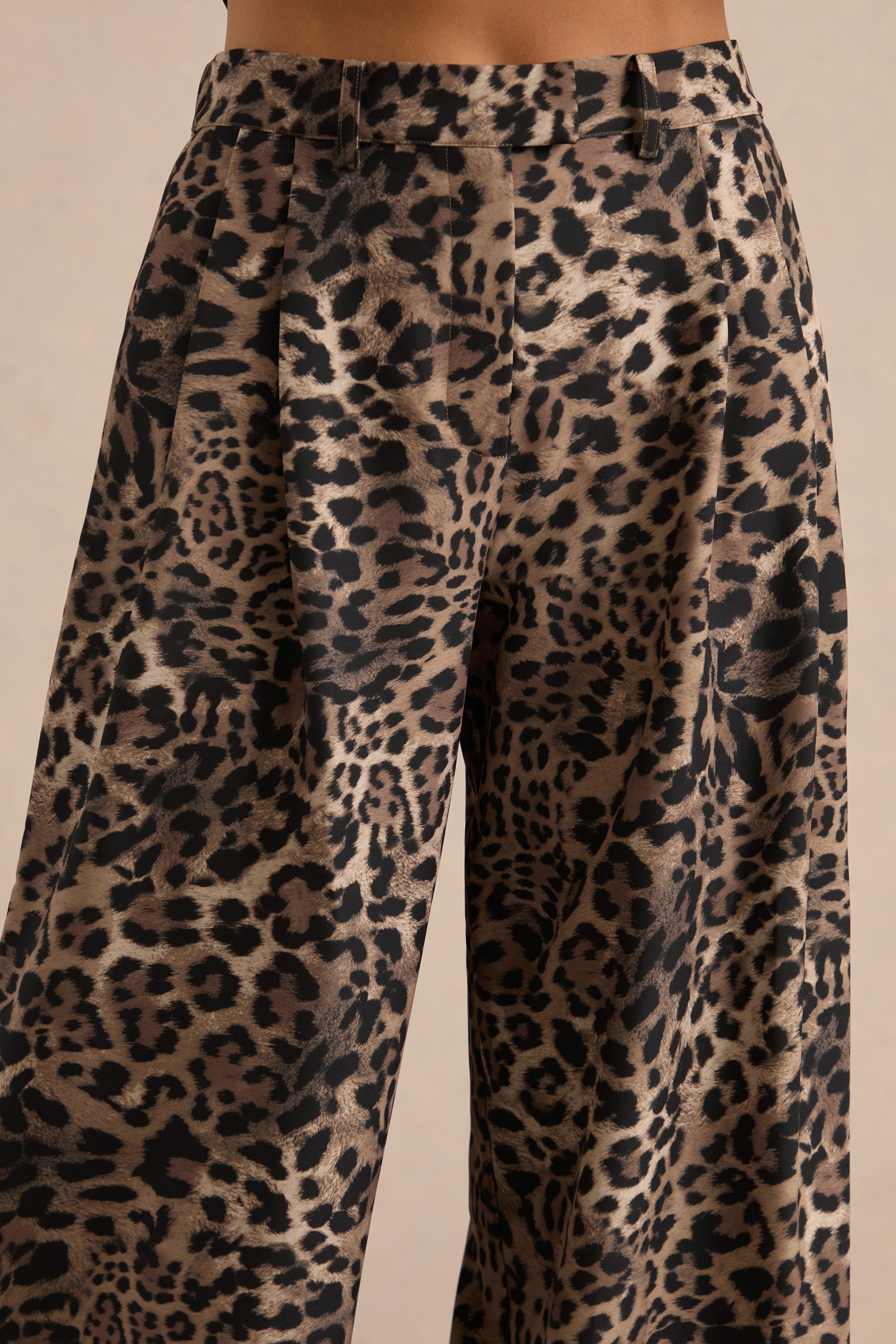 CL135450021_Shaniya Leopard Print Wide-Leg Trousers6.jpg