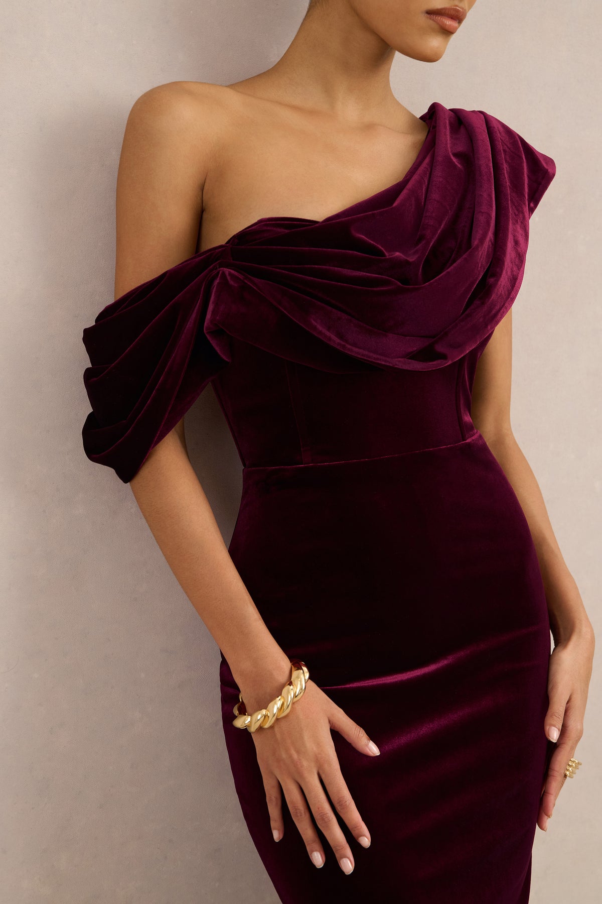 ECM_HR_CL136897101 - High End _ Burgundy Velvet Asymmetric-Neck Midi Dress With Draped Detailing3.jpg