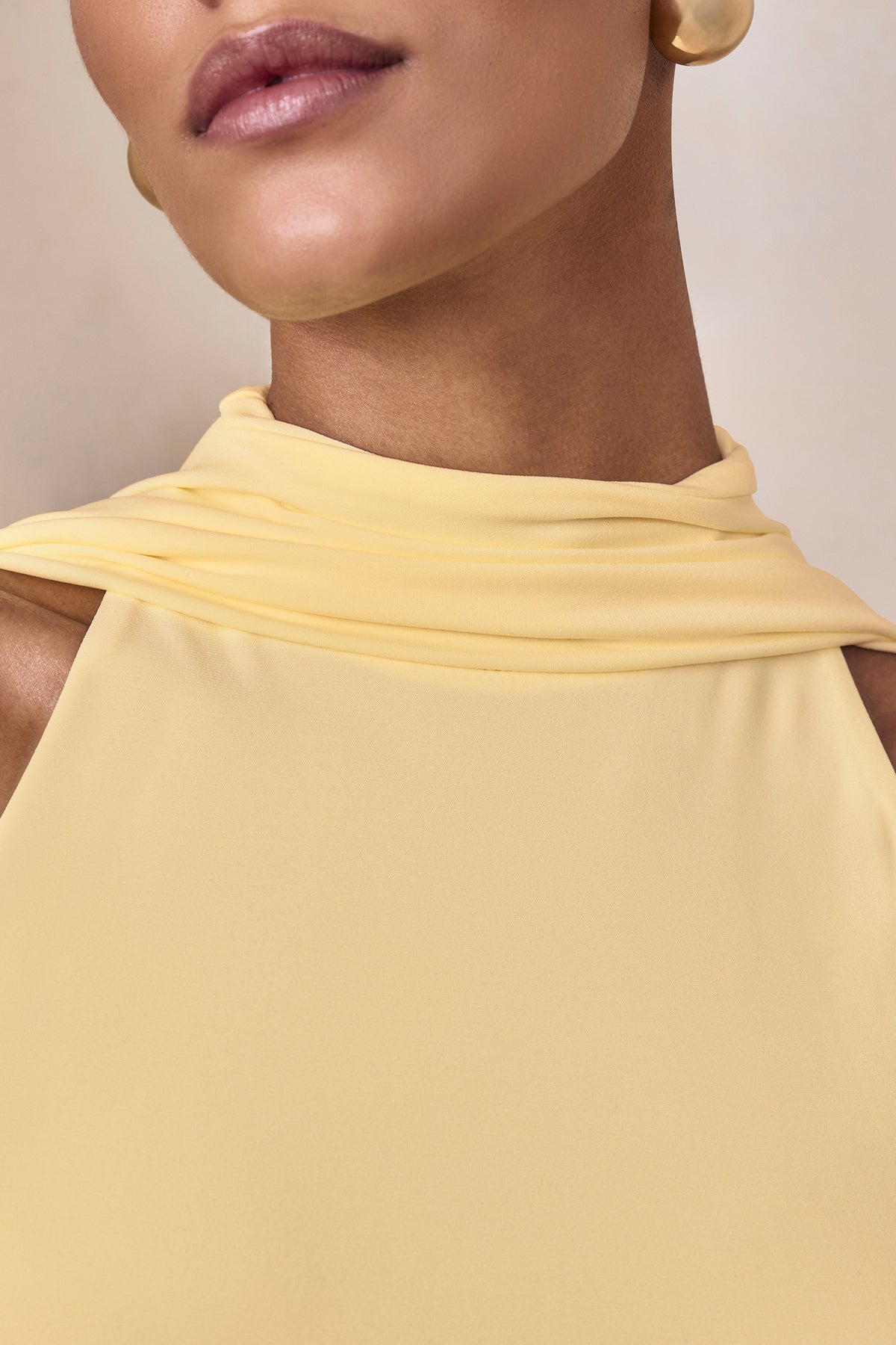 ECM_HR_CL137448121 - Cordy | Lemon High-Neck Maxi Dress With Cape 06.jpg