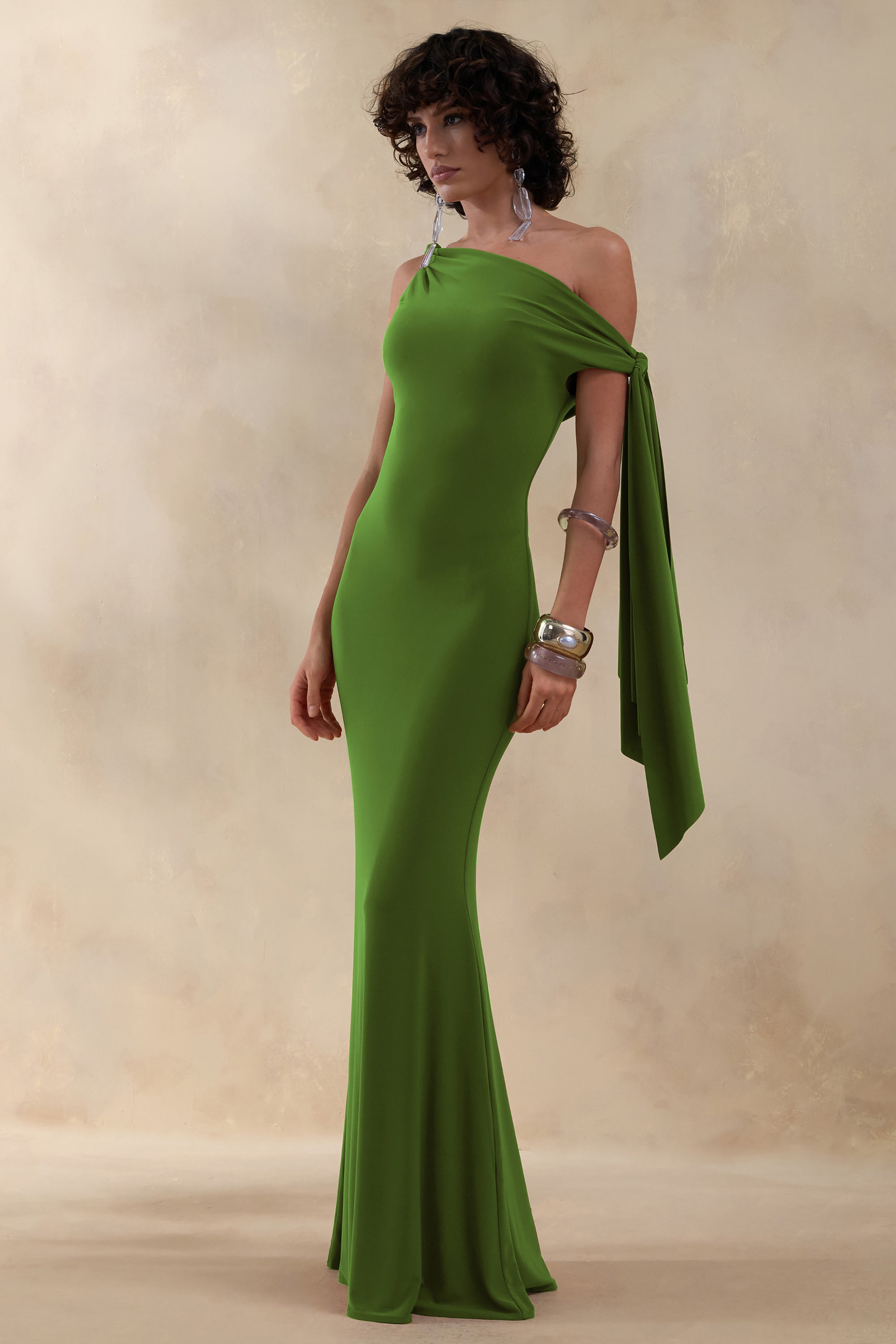 ECM_HR_CL137522037---Vista-_-Green-Asymmetric-Neck-Maxi-Dress-With-Knot-Sleeve-Detail_01.jpg