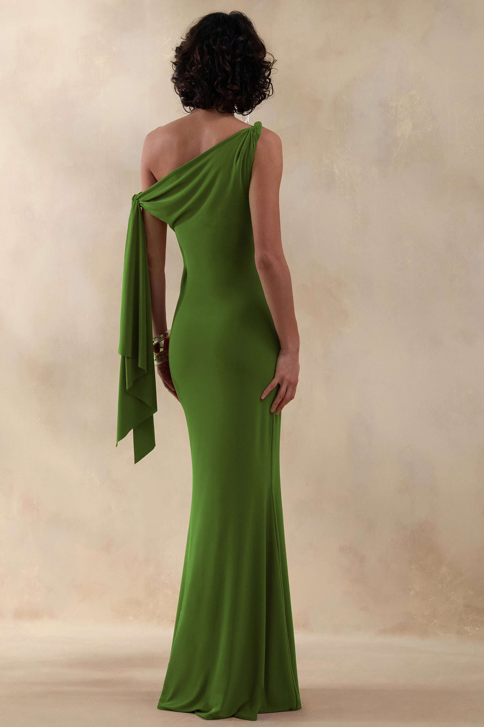 ECM_HR_CL137522037---Vista-_-Green-Asymmetric-Neck-Maxi-Dress-With-Knot-Sleeve-Detail_02.jpg