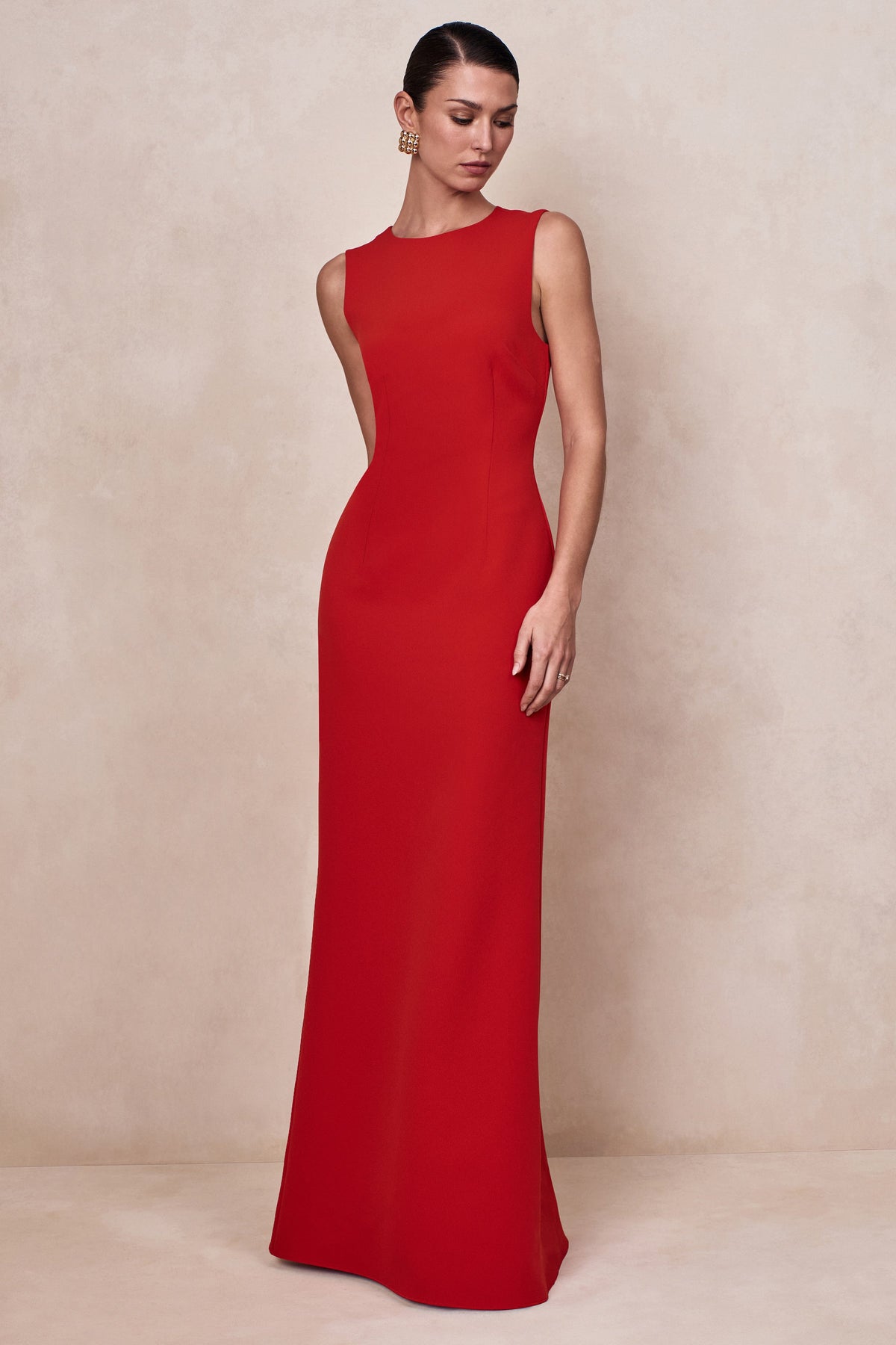 CL13767310006_ECM_CL137673100_-_Astrelle___Red_High-Neck_Maxi_Dress_With_Cape-Detail_07