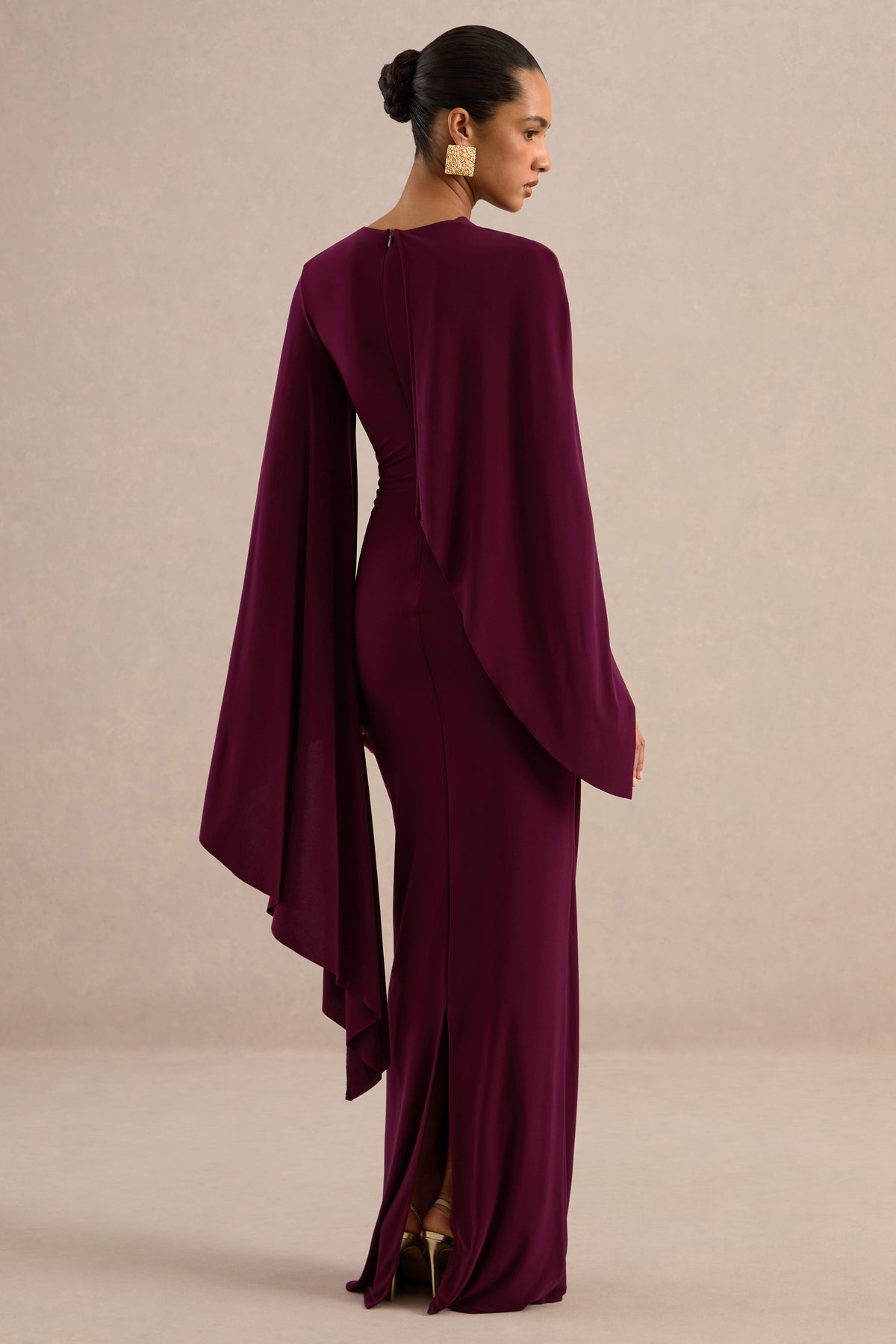 ECM_HR_CL137770102 - Fervora Burgundy Round-Neck Maxi Dress With Gathered-Detailing And Sash5.jpg