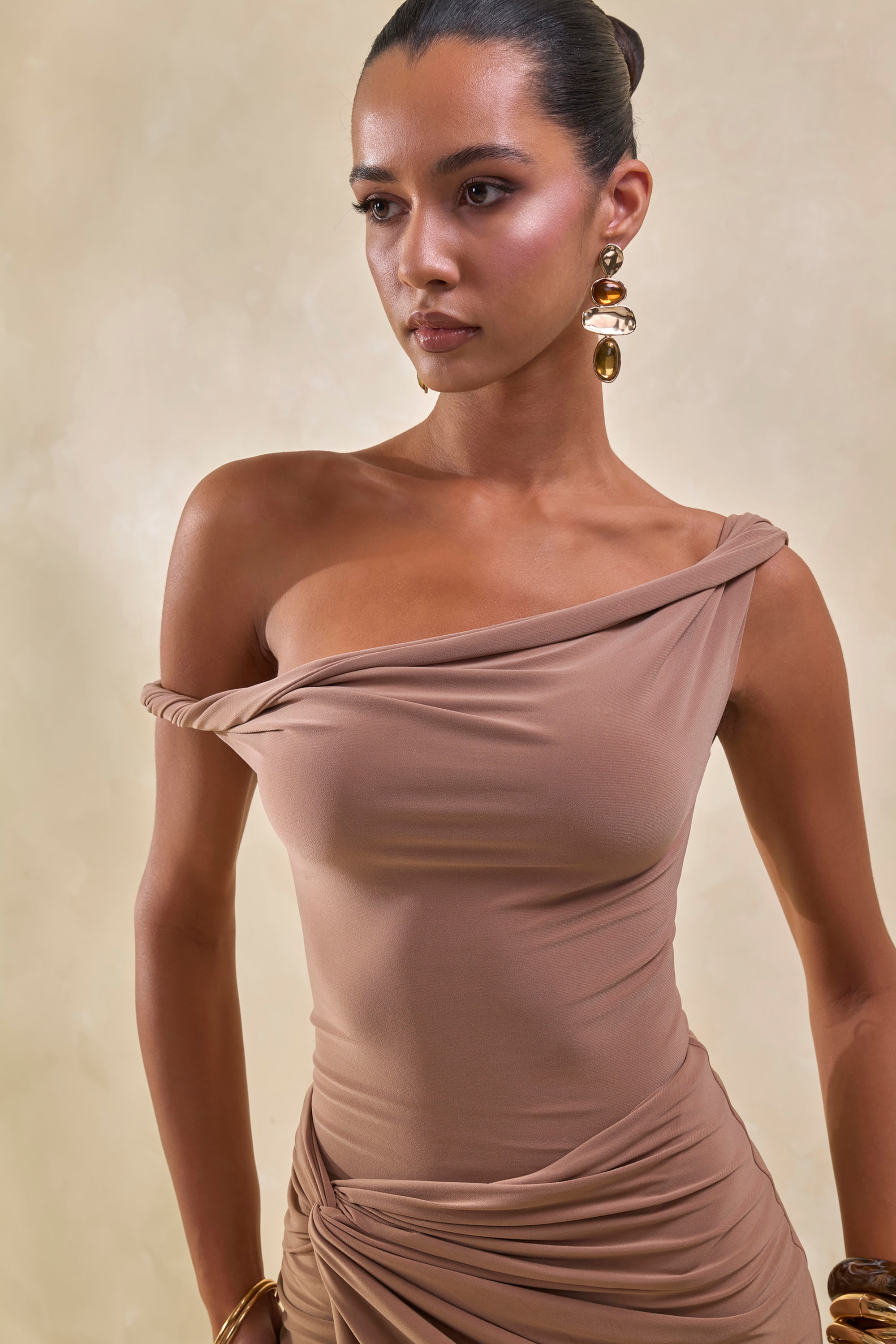 ECM_HR_CL137833021---Idris-Brown-Twisted-Waist-Maxi-Skirt-With-Front-Split-+-ECM_HR_CL137817021---Kesia-_-Brown-Twisted-Asymmetric-Bodysuit4.jpg