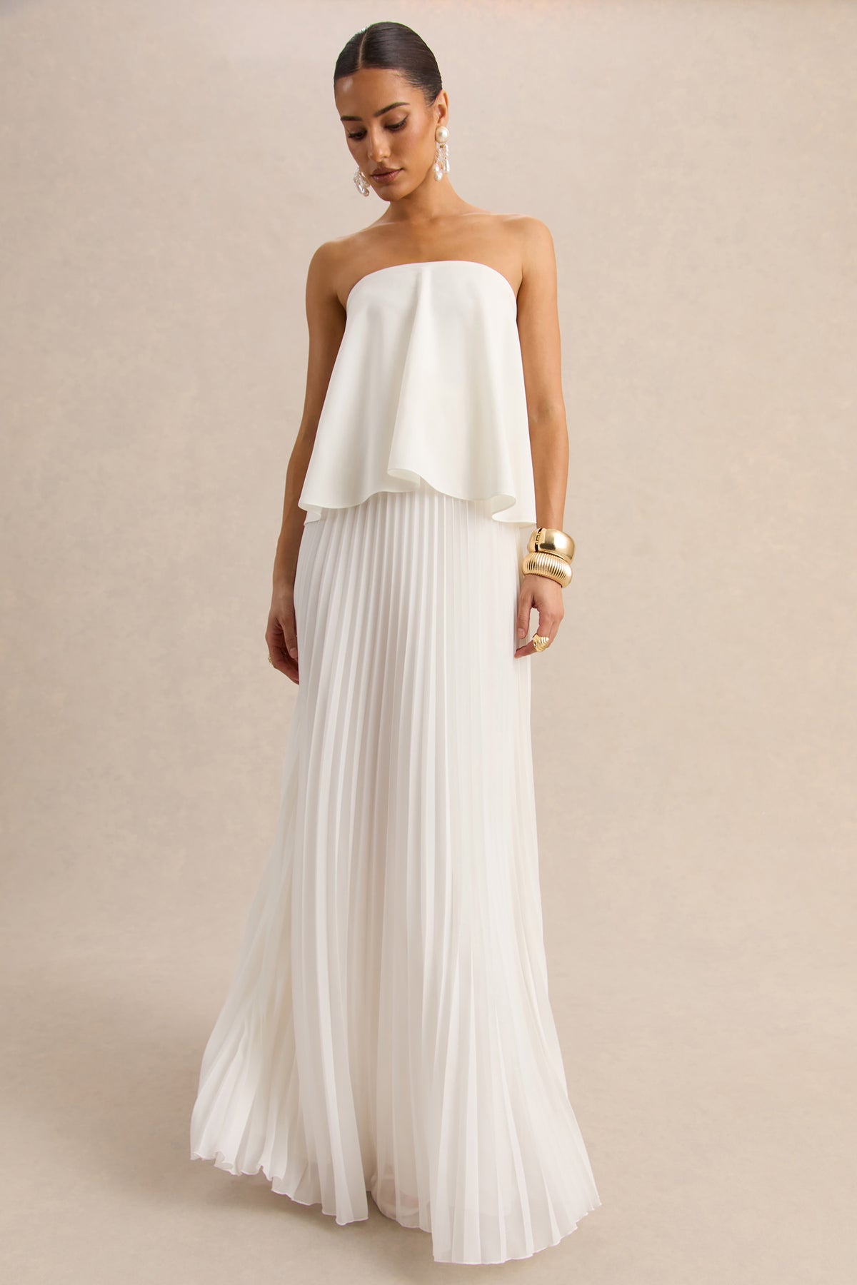 ECM_HR_CL137850110---Saralyn-White-Bandeau-Maxi-Dress-With-Pleated-Skirt2.jpg