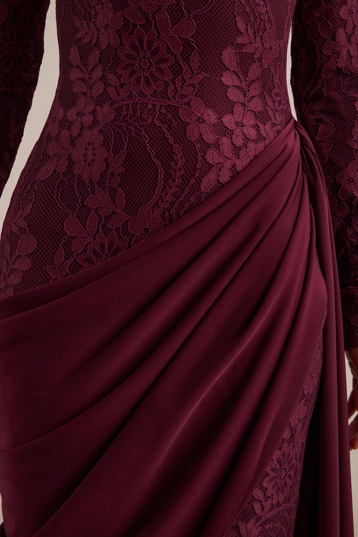 ECM_HR_CL137992102_Enestra_Burgundy_5041.jpg