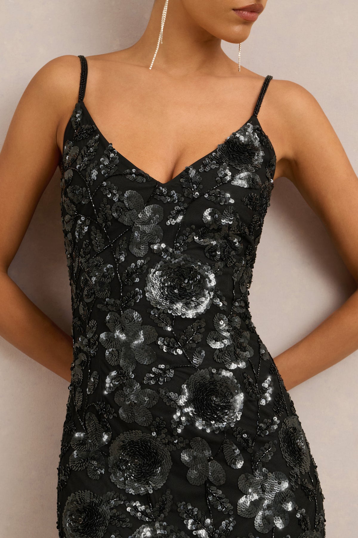 ECM_HR_CL138334001 - Inella _ Black Embellished V-Neck Maxi Dress4.jpg