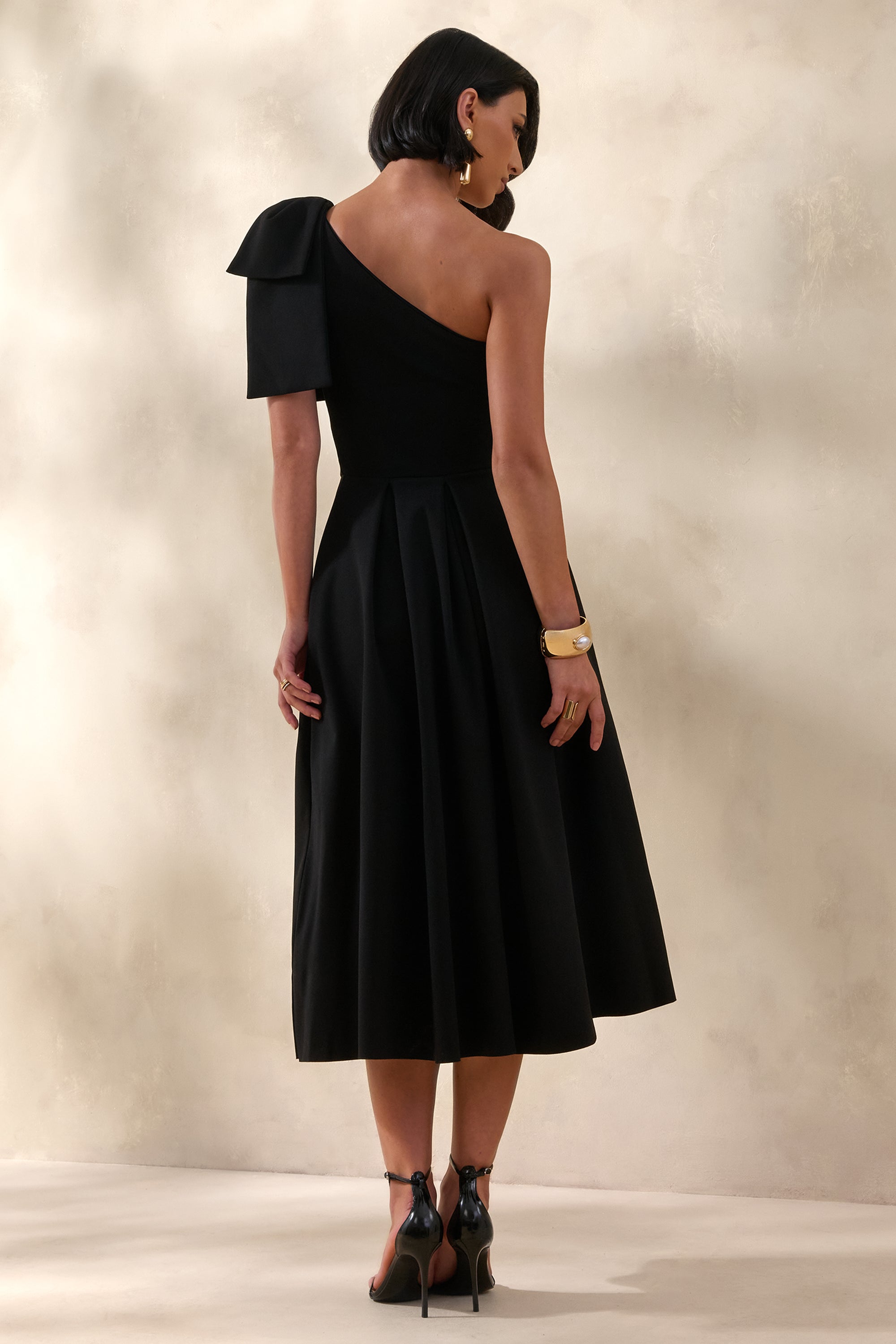 ECM_HR_CL138721001 - Meria | Black Asymmetric-Neck Midi Dress With Bow-Sleeve 3.jpg