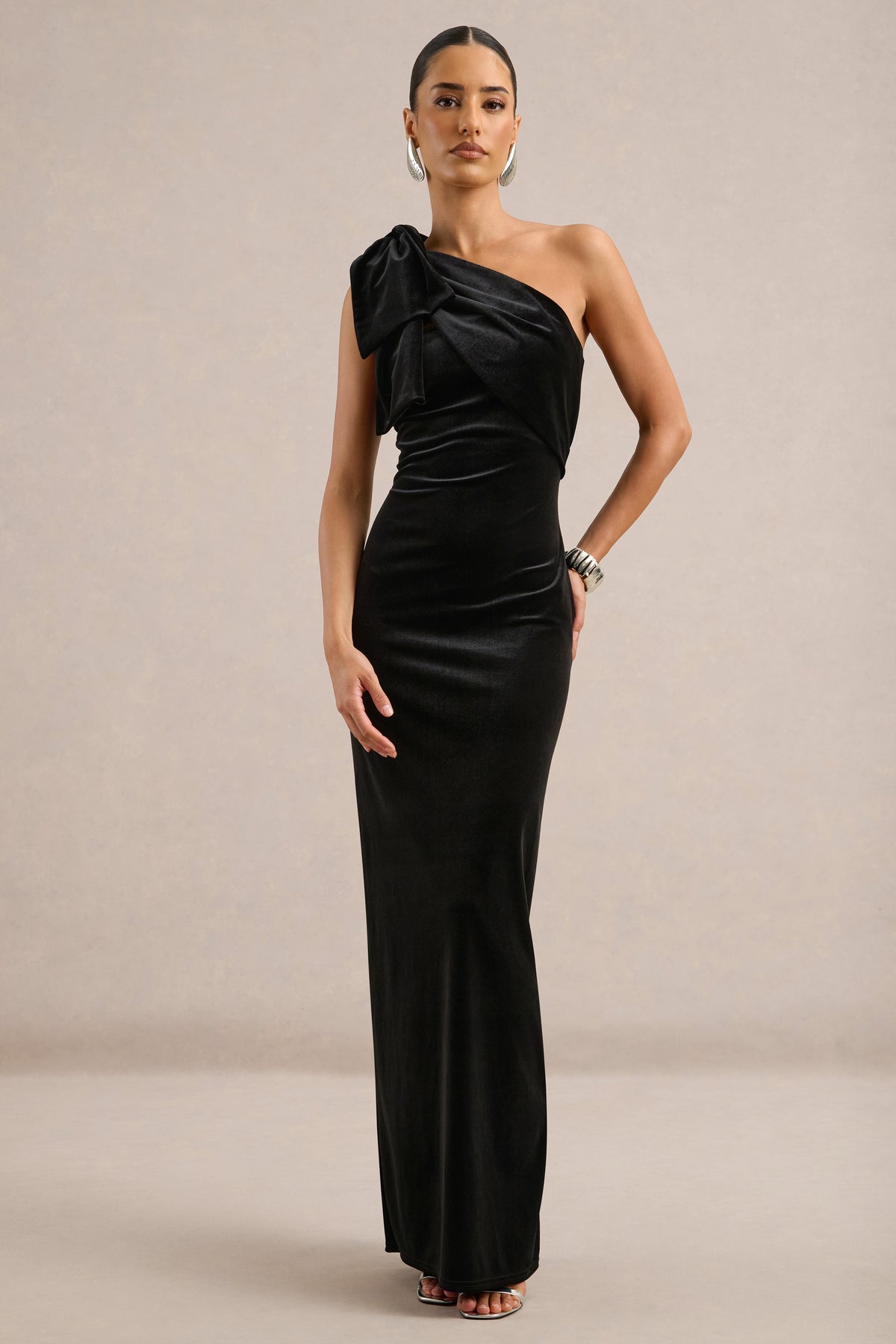 ECM_HR_CL138732001 - Zephira _ Black Velvet Asymmetric-Neck Maxi Dress With Bow Detail2.jpg