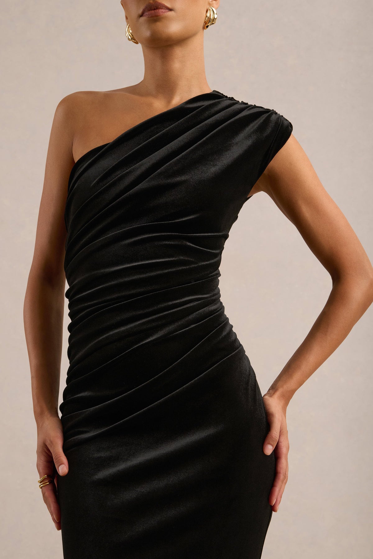CL13883700106_ECM_HR_CL138837001_-_Freya___Black_One_Shoulder_Maxi_Dress4