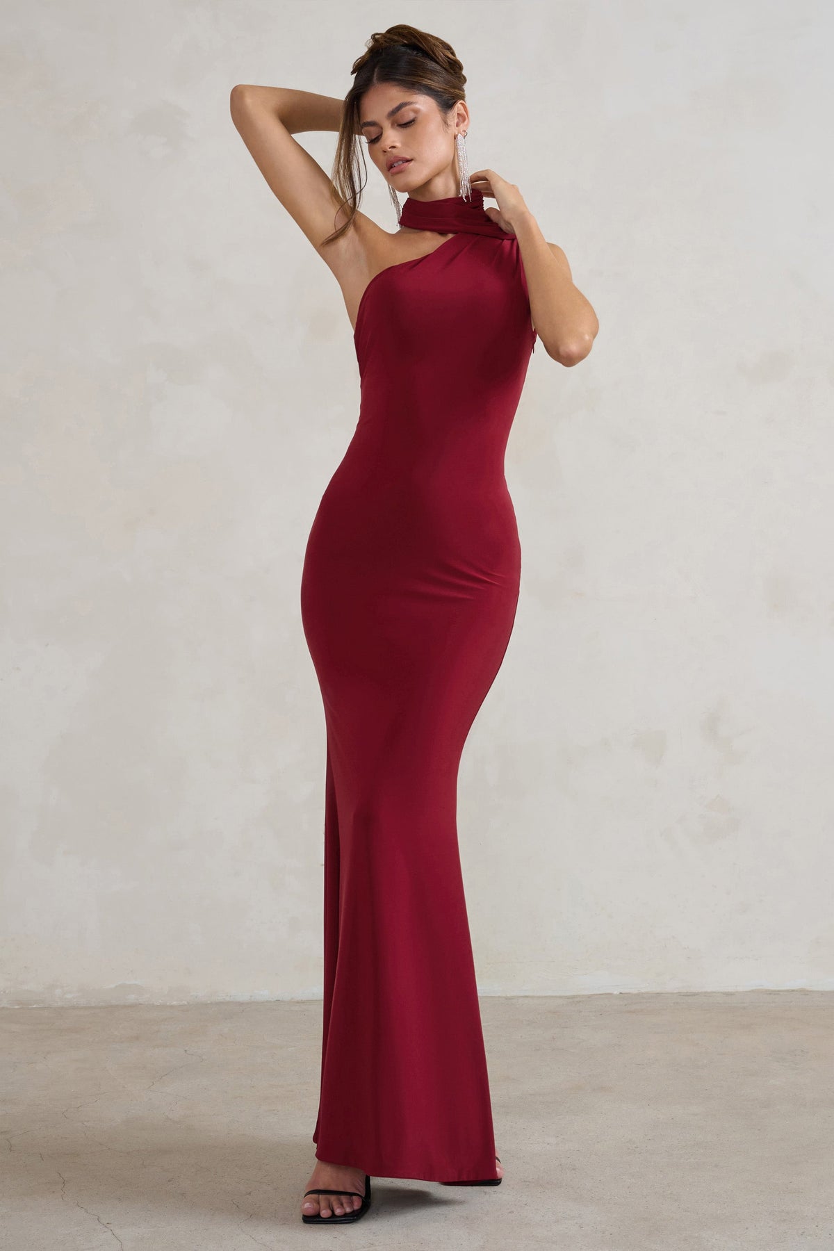 Capucine | Robe longue drapée asymétrique rouge baie