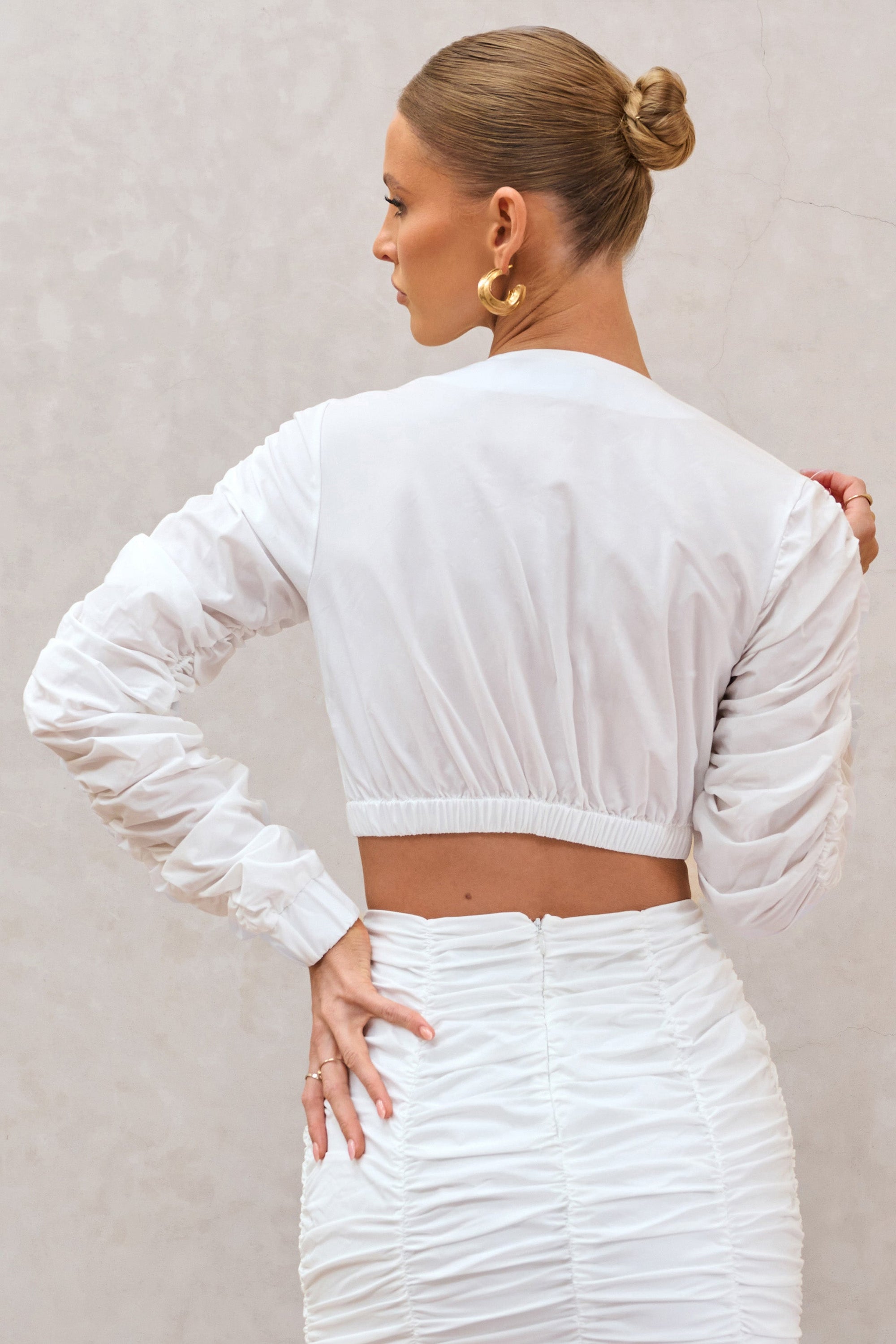 Sundown | Chemise courte blanche cache-cœur a manches froncees