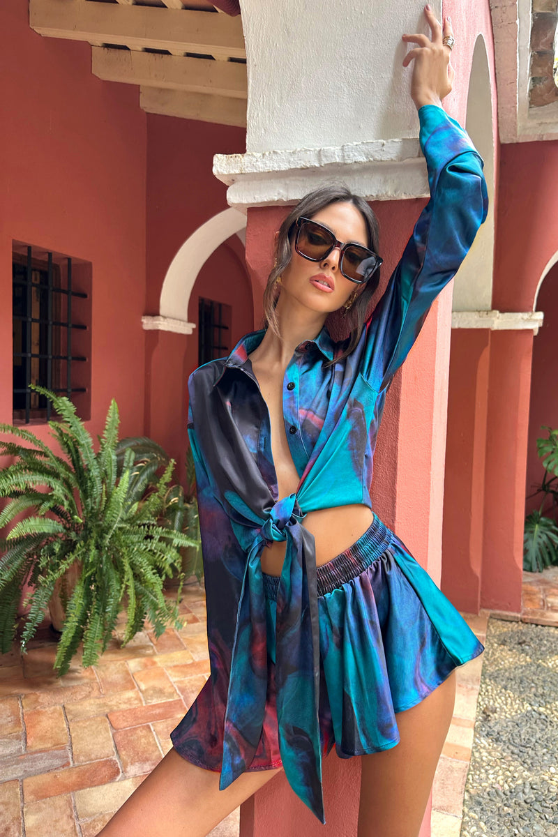 Marisela | Chemise crop top en satin imprimé bleu  à manches longues