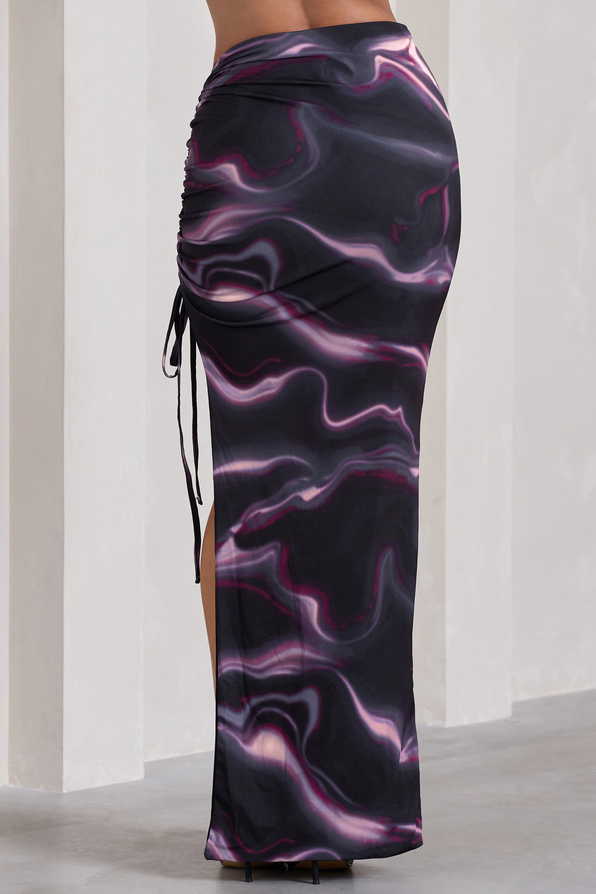 In The Air | Jupe longue noire taille haute froncée et asymétrique