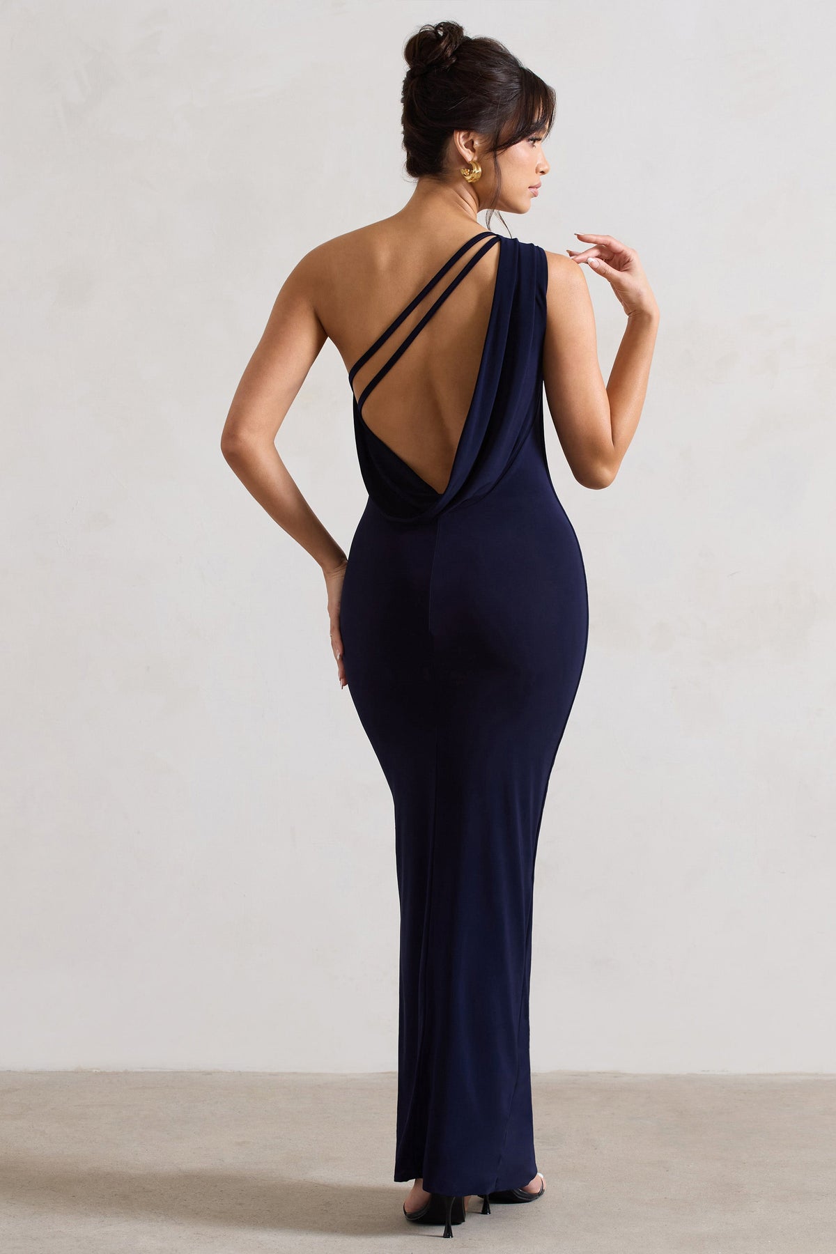 Melody | Robe longue asymétrique bleu marine à dos nu et fente