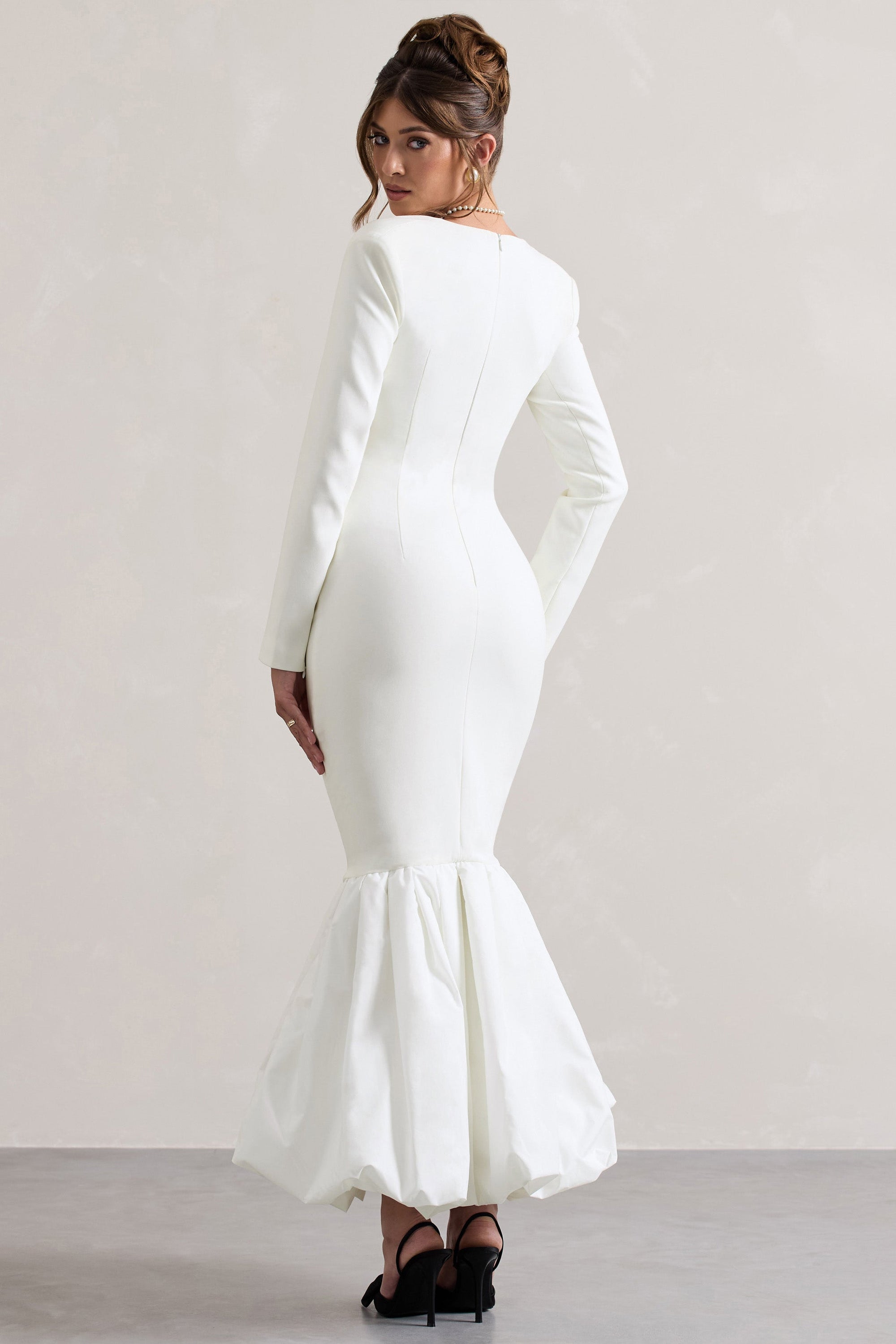 London | Robe longue crème encolure en coeur et longueur volumineuse