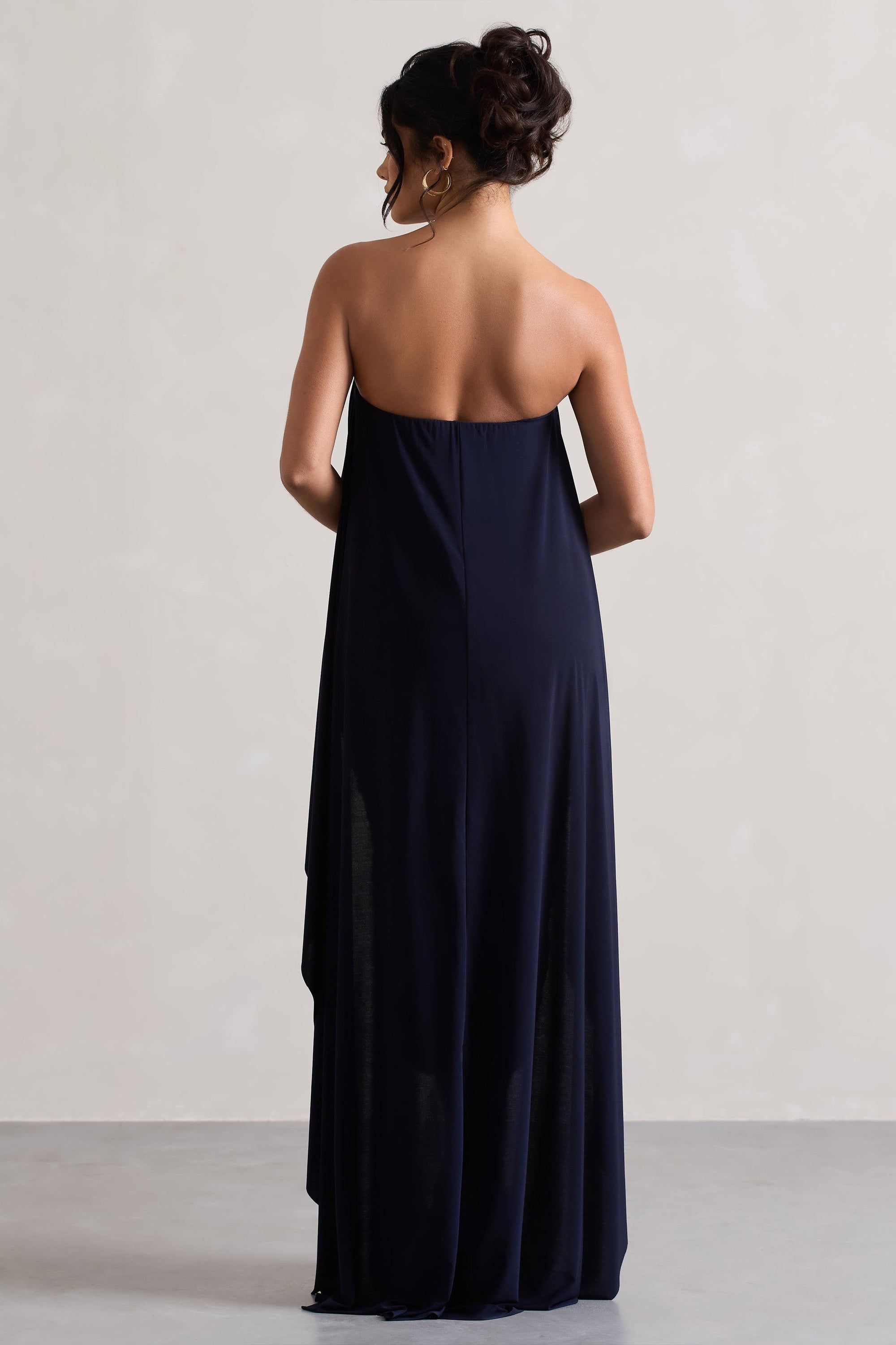 Upon A Time | Robe mi-longue bleu marine à encolure bandeau et cape