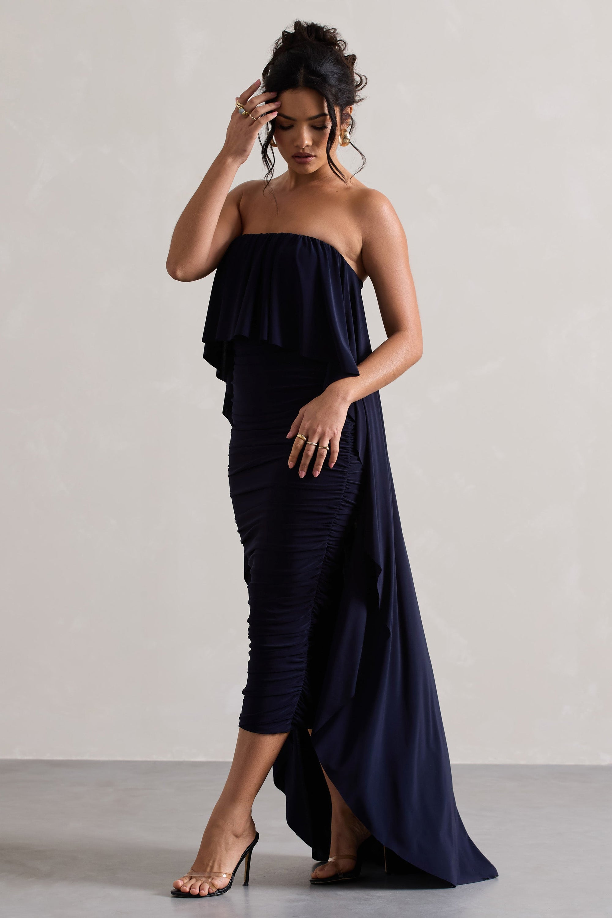 Upon A Time | Robe mi-longue bleu marine à encolure bandeau et cape