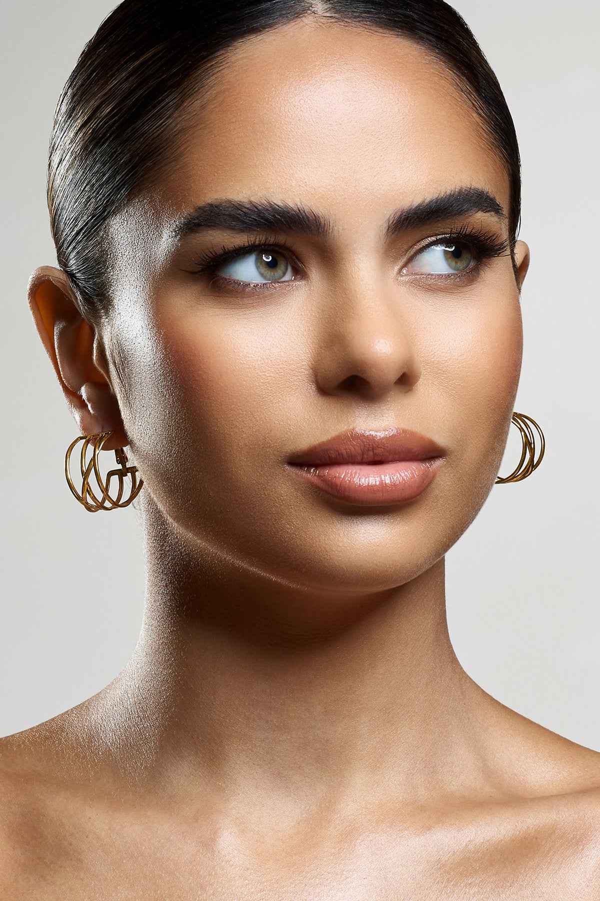 WB_CL134126007-JamilleGoldLayeredHoopEarrings5_39379ae5-be22-4d9c-81b9-e3571a950a68
