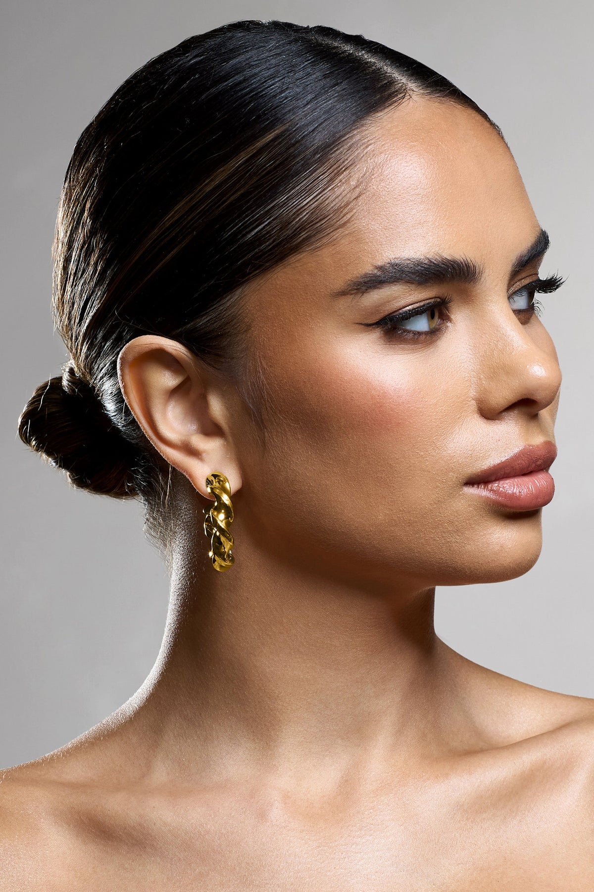 WB_CL134312007-GretaGoldTwistedHoopEarrings4