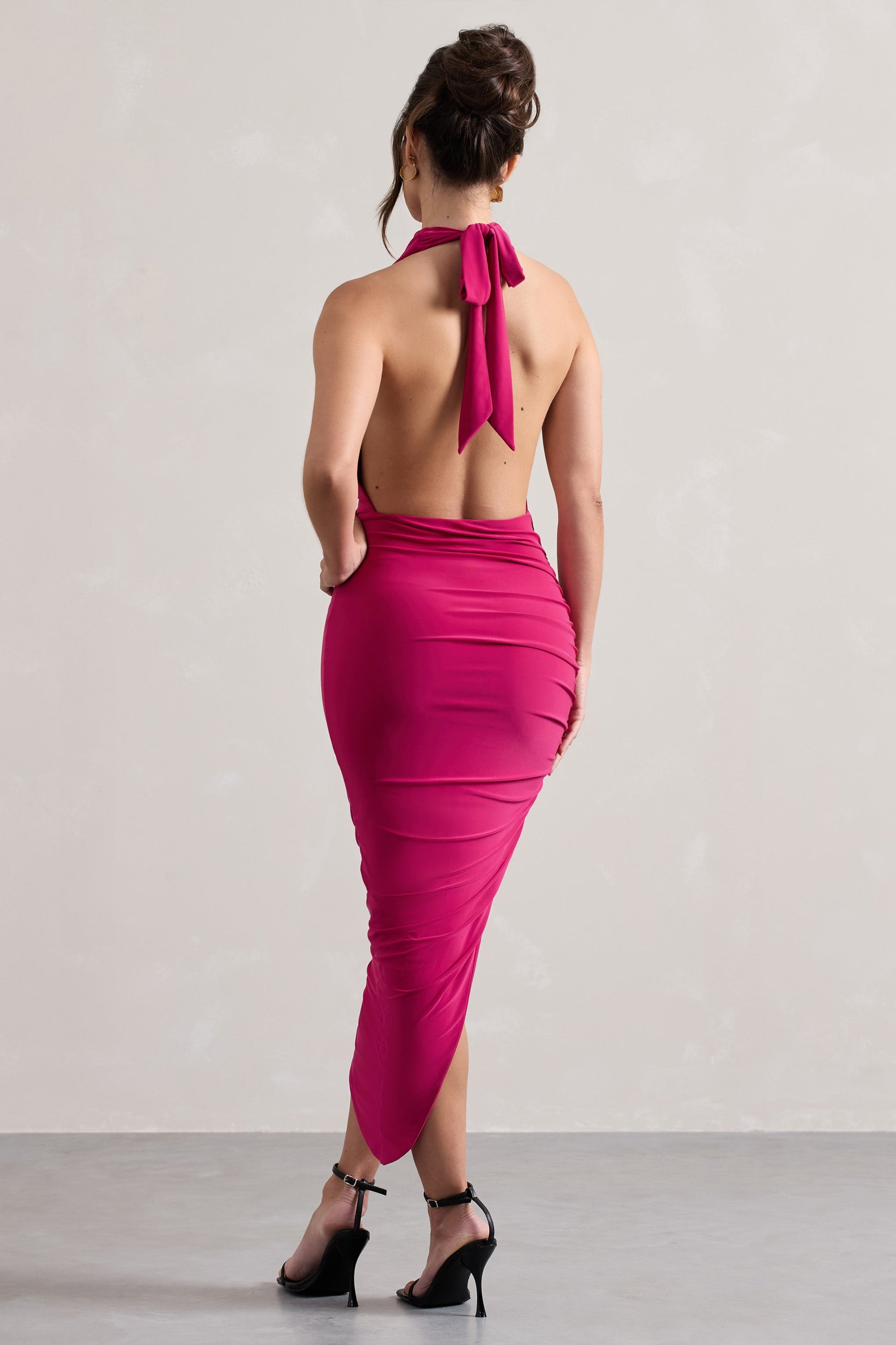 Hayley | Robe longue rose asymétrique avec col à nouer