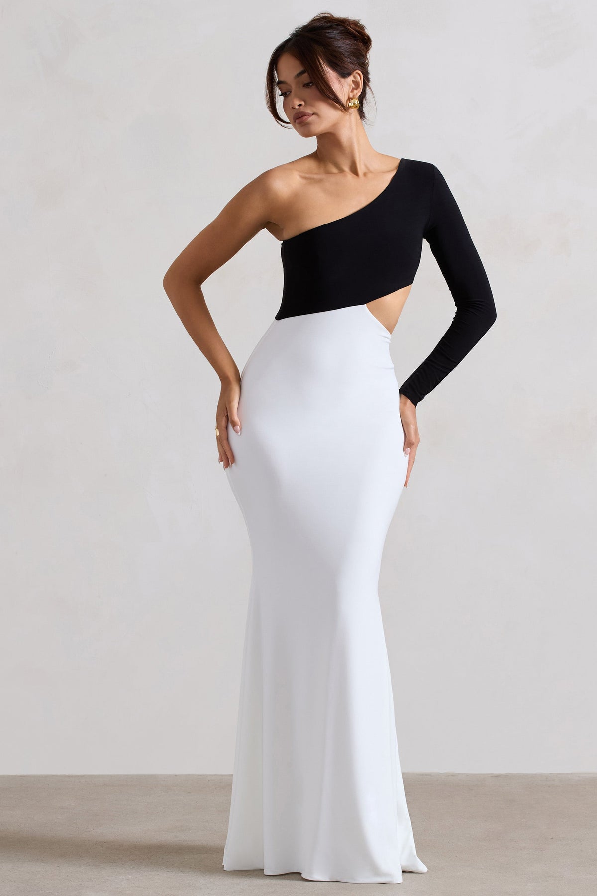 Nantes | Black & White Asymmetric One-Sleeve Cut-Out Maxi Dress