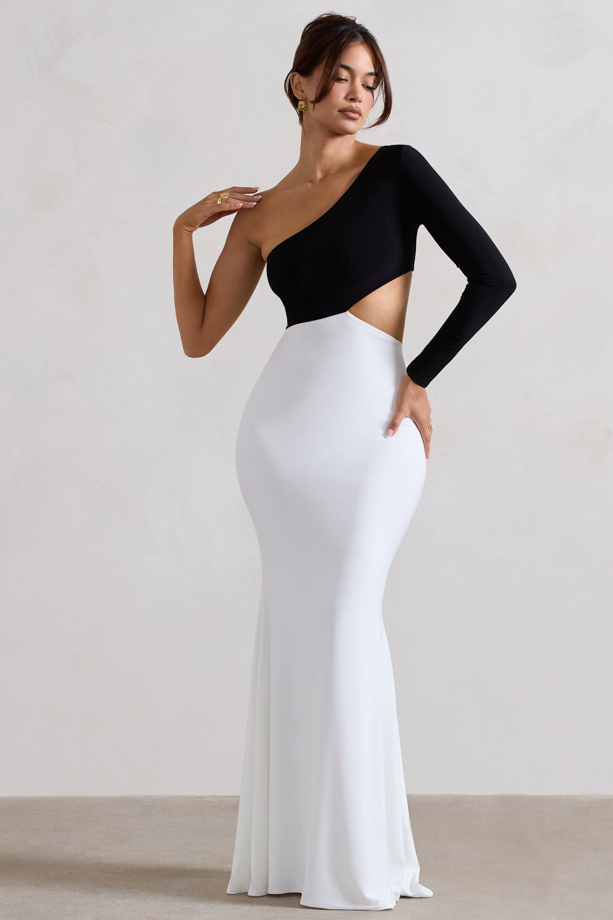 Nantes | Black & White Asymmetric One-Sleeve Cut-Out Maxi Dress