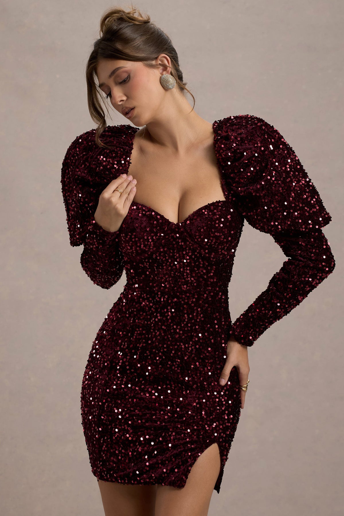 Shine Bright | Mini-robe rouge cerise à sequin avec manches bouffantes