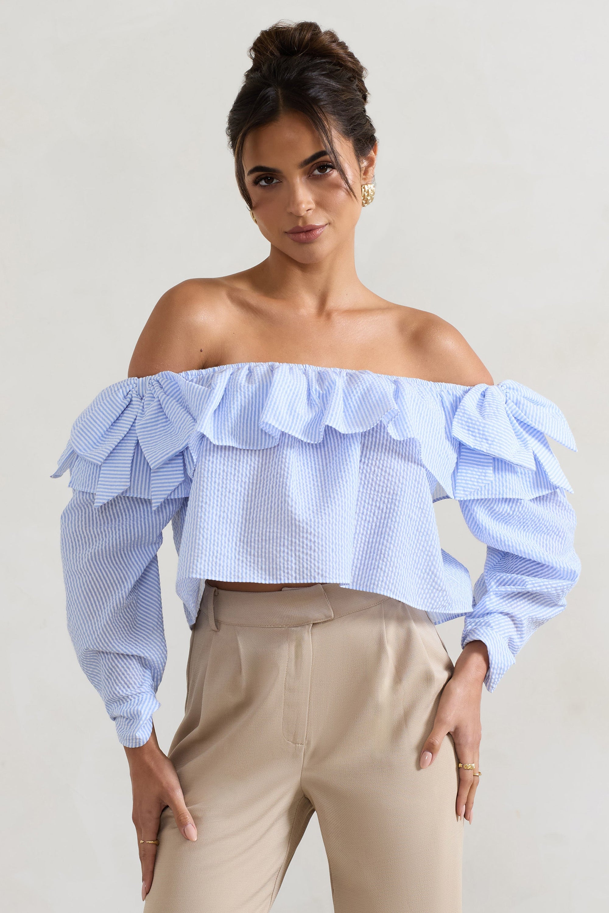 Harbour | Haut à rayures bleues décolleté bardot et manches longues bouffantes
