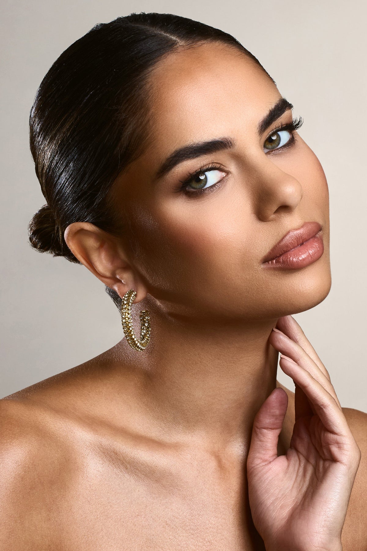 WB_HR_CL134178007-Ebony_GoldDiamanteChunkyHoopEarrings3