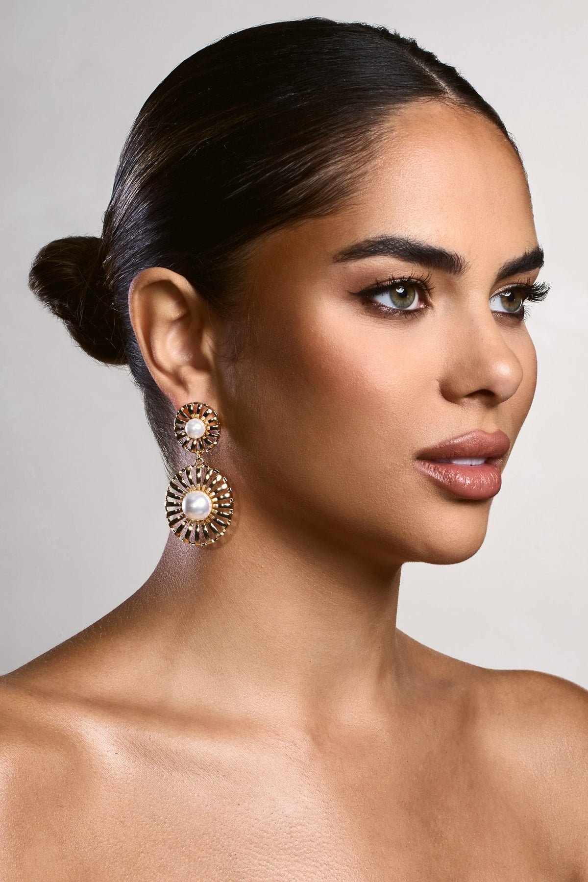 Wilma | Gold Pearl Drop Earrings