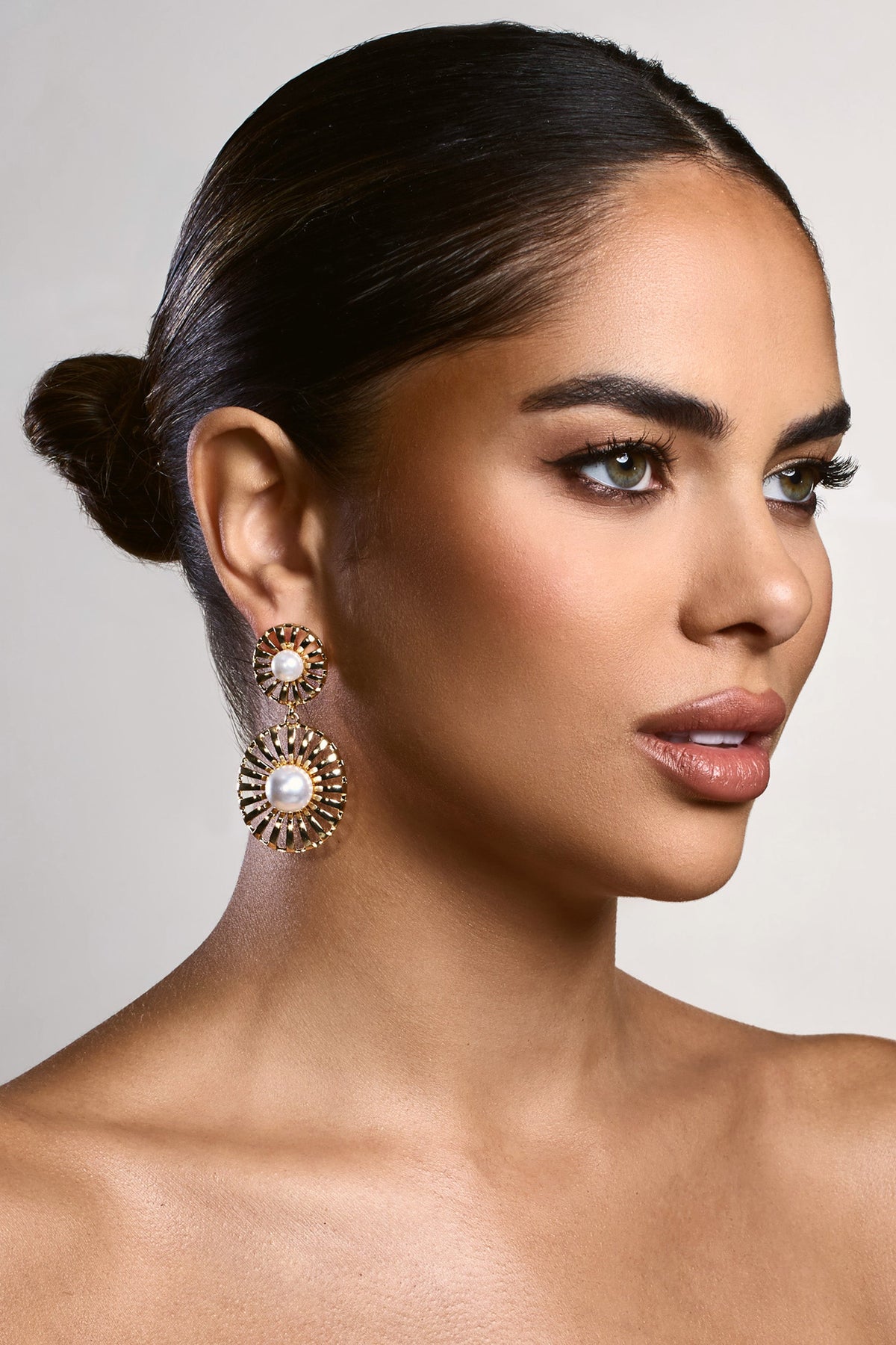 Wilma | Gold Pearl Drop Earrings