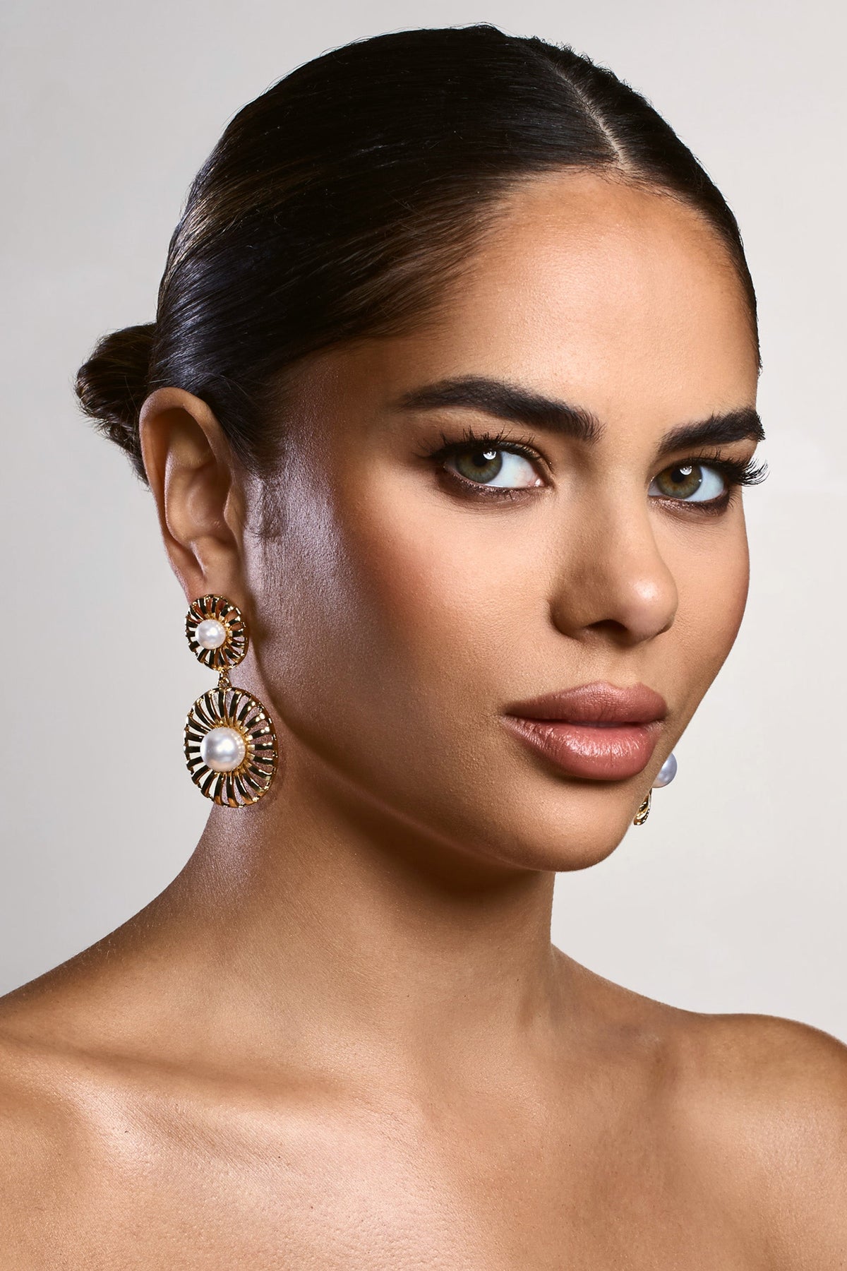 Wilma | Gold Pearl Drop Earrings