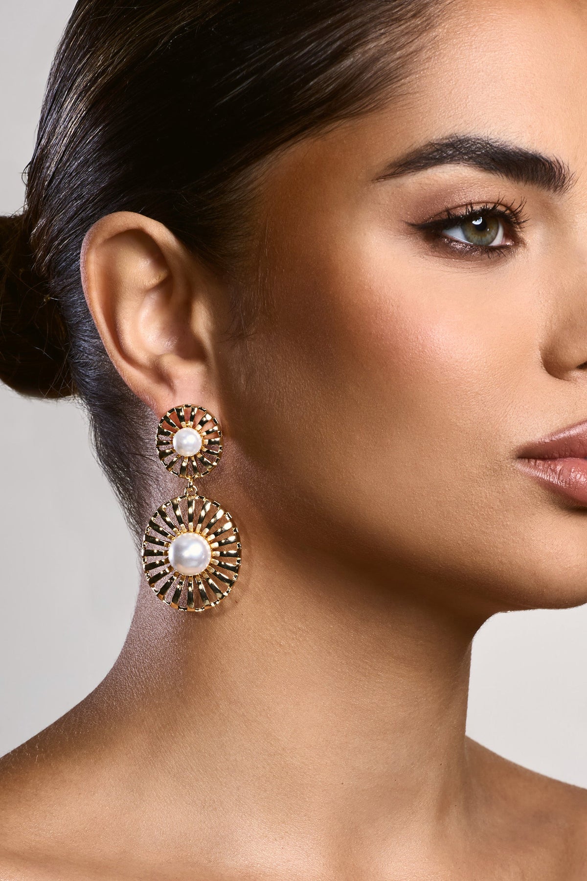 Wilma | Gold Pearl Drop Earrings