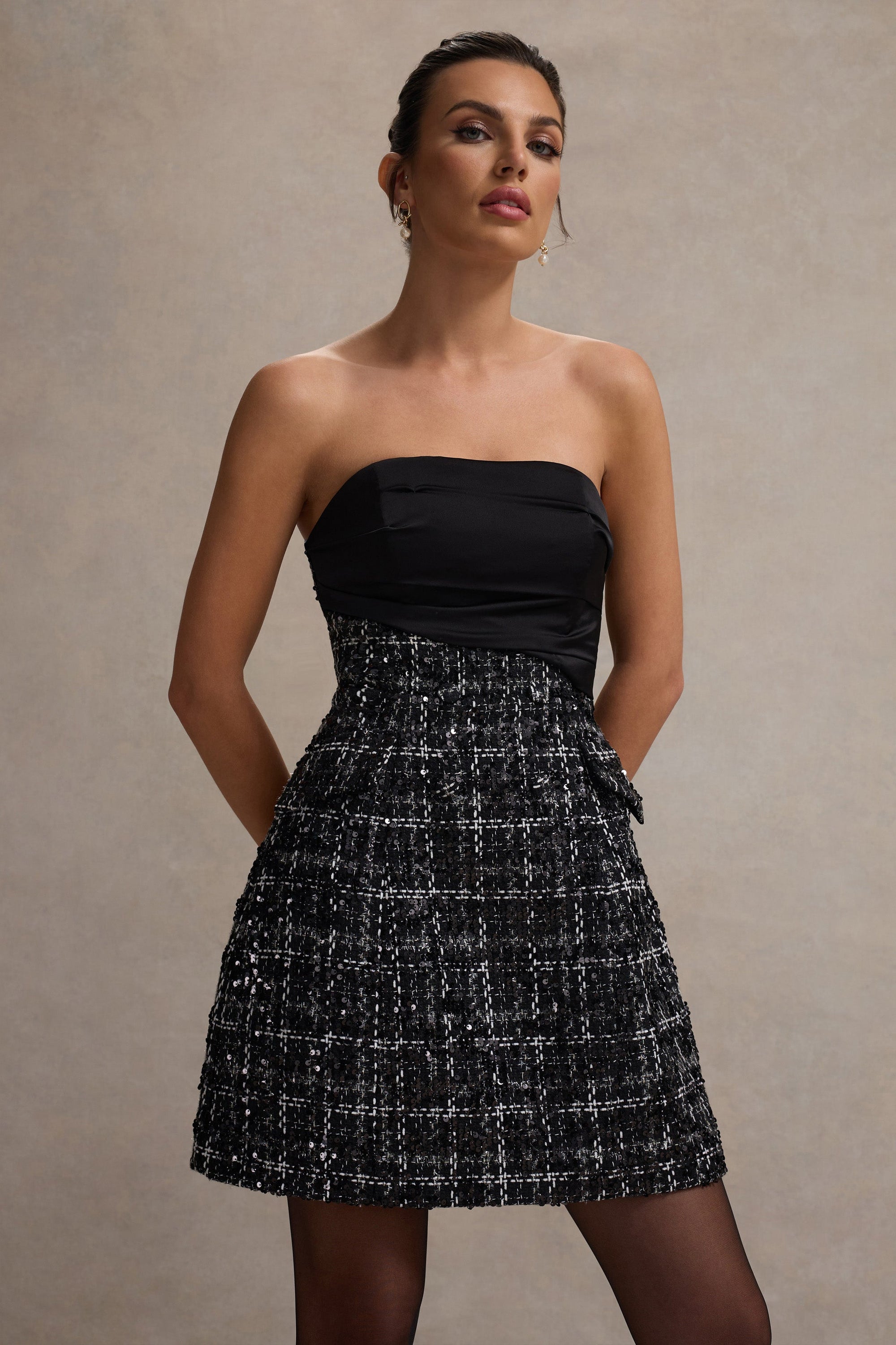 Park Avenue | Mini-robe tailleur sans bretelles en bouclé noir